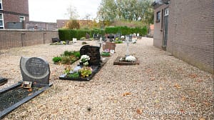 Welkom op mijn fotopagina 3 De herfst op de begraafplaats in Leuth