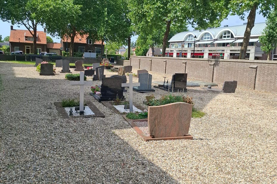 Een stille sinterklaasmiddag op de begraafplaats van Leuth 49 kerkhof leuth