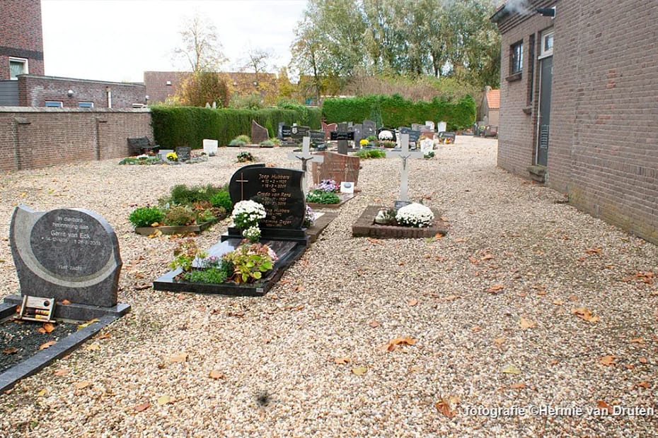 Herfst op de begraafplaats in Leuth 30 De herfst op de begraafplaats in Leuth